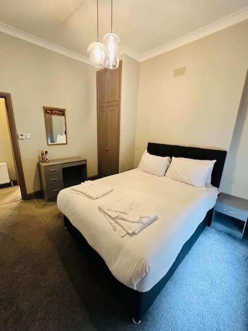 3 Notting Hill, Portobello Road-Amazing Location! Лондон Экстерьер фото