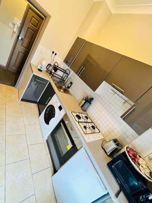 3 Notting Hill, Portobello Road-Amazing Location! Лондон Экстерьер фото