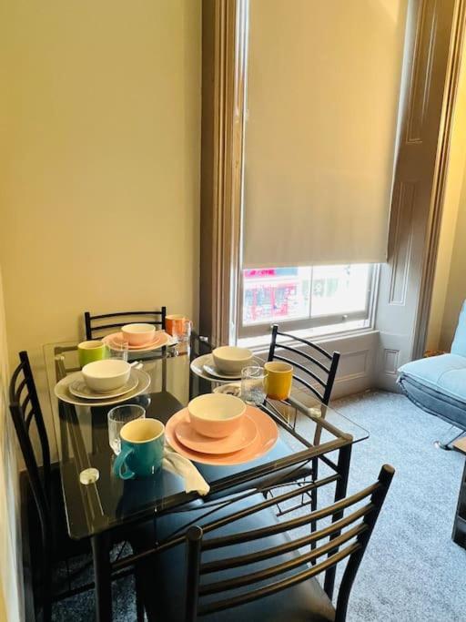 3 Notting Hill, Portobello Road-Amazing Location! Лондон Экстерьер фото